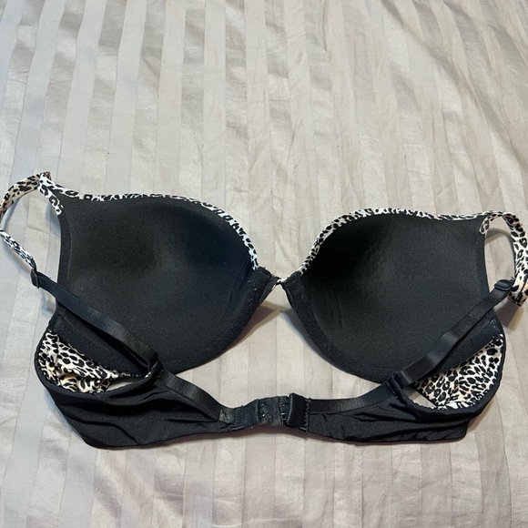 34c Victoria's Secret push up bra.  Leopard and black - Picture 2 of 6